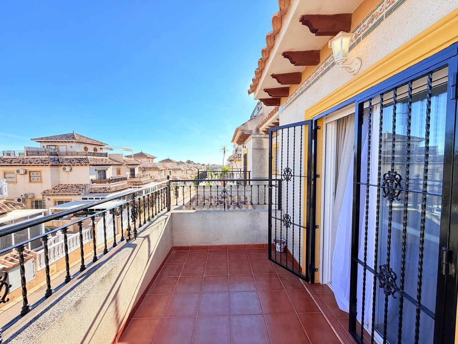 2 camera da letto Villetta a Schiera in vendita in Filipinas con piscina - 220.000 € (Rif: 10038417)