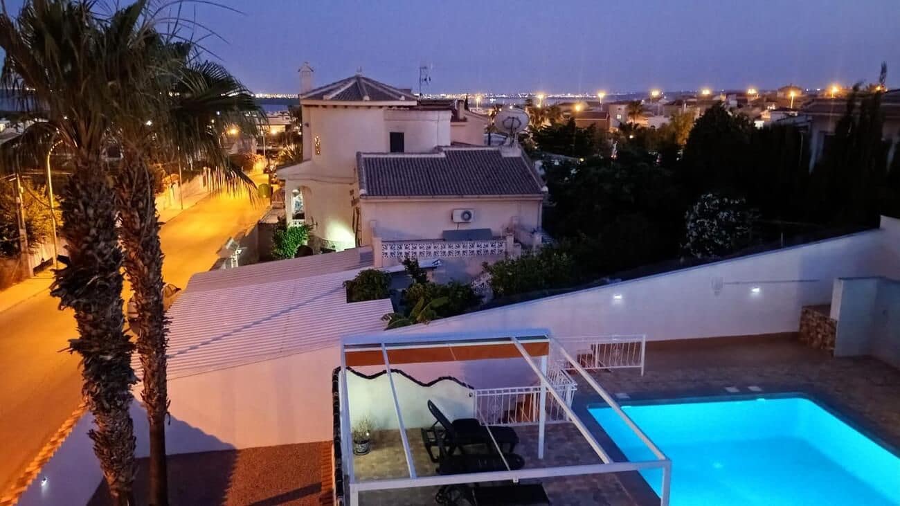 4 bedroom Villa for sale in Almoradi with pool garage - € 629,000 (Ref: 10044929)
