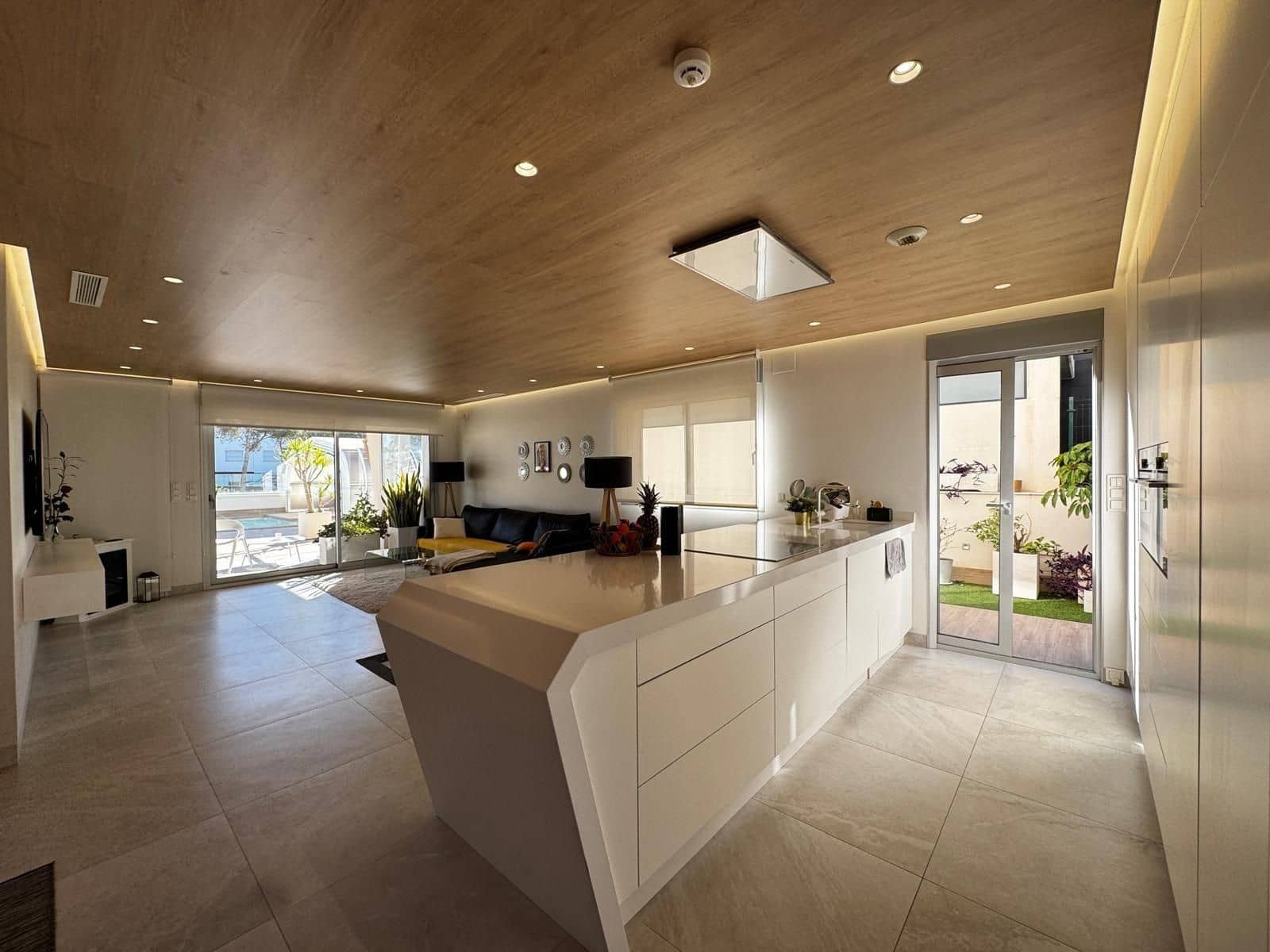 4 slaapkamer Villa te koop in Campoamor met zwembad - € 1.799.000 (Ref: 10044930)