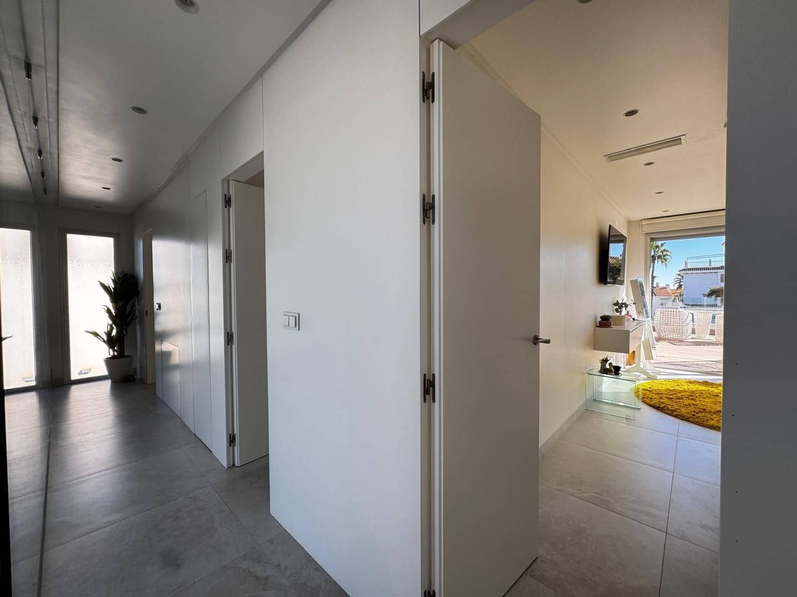 4 slaapkamer Villa te koop in Campoamor met zwembad - € 1.799.000 (Ref: 10044930)