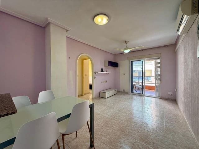 Apartamento de 2 habitaciones en Torrevieja en venta con piscina - 136.900 € (Ref: 10044932)