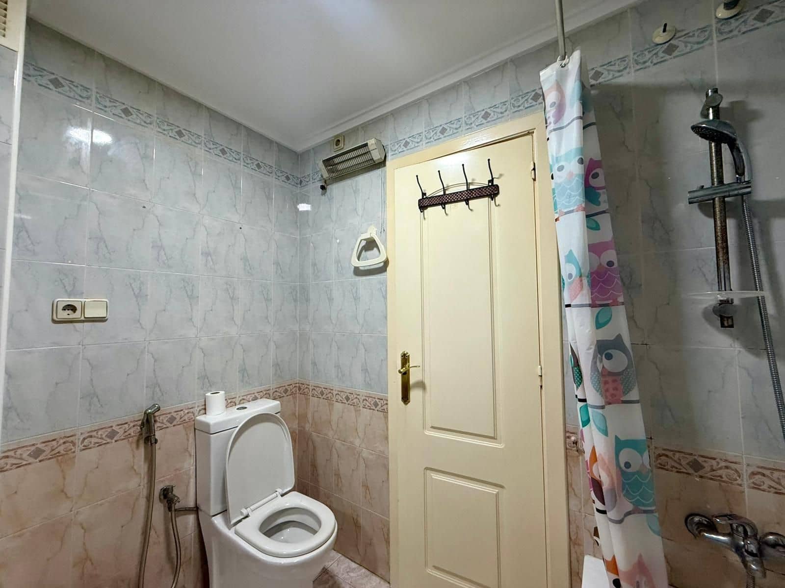 Apartamento de 2 habitaciones en Torrevieja en venta con piscina - 136.900 € (Ref: 10044932)