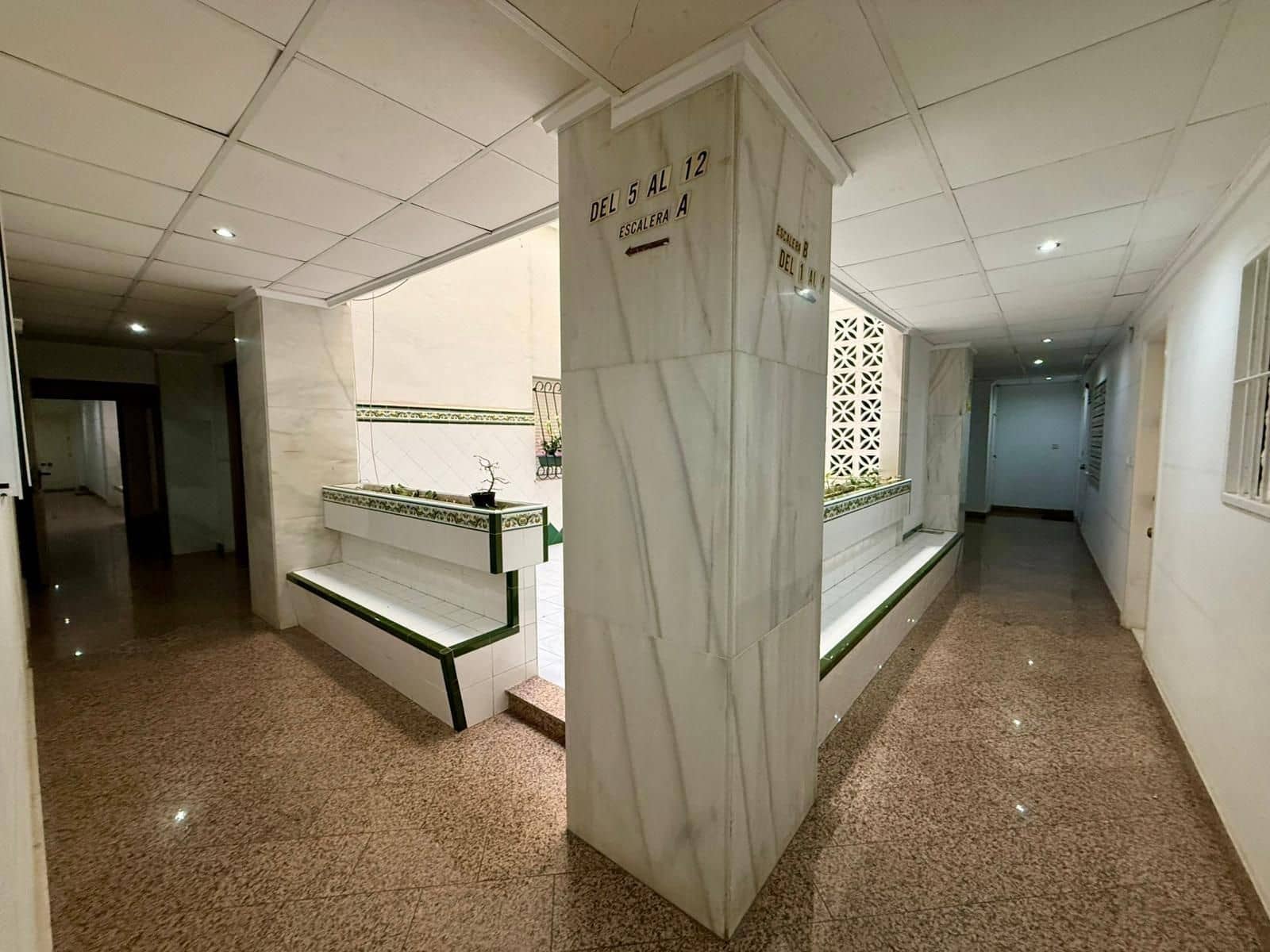 Apartamento de 2 habitaciones en Torrevieja en venta con piscina - 136.900 € (Ref: 10044932)