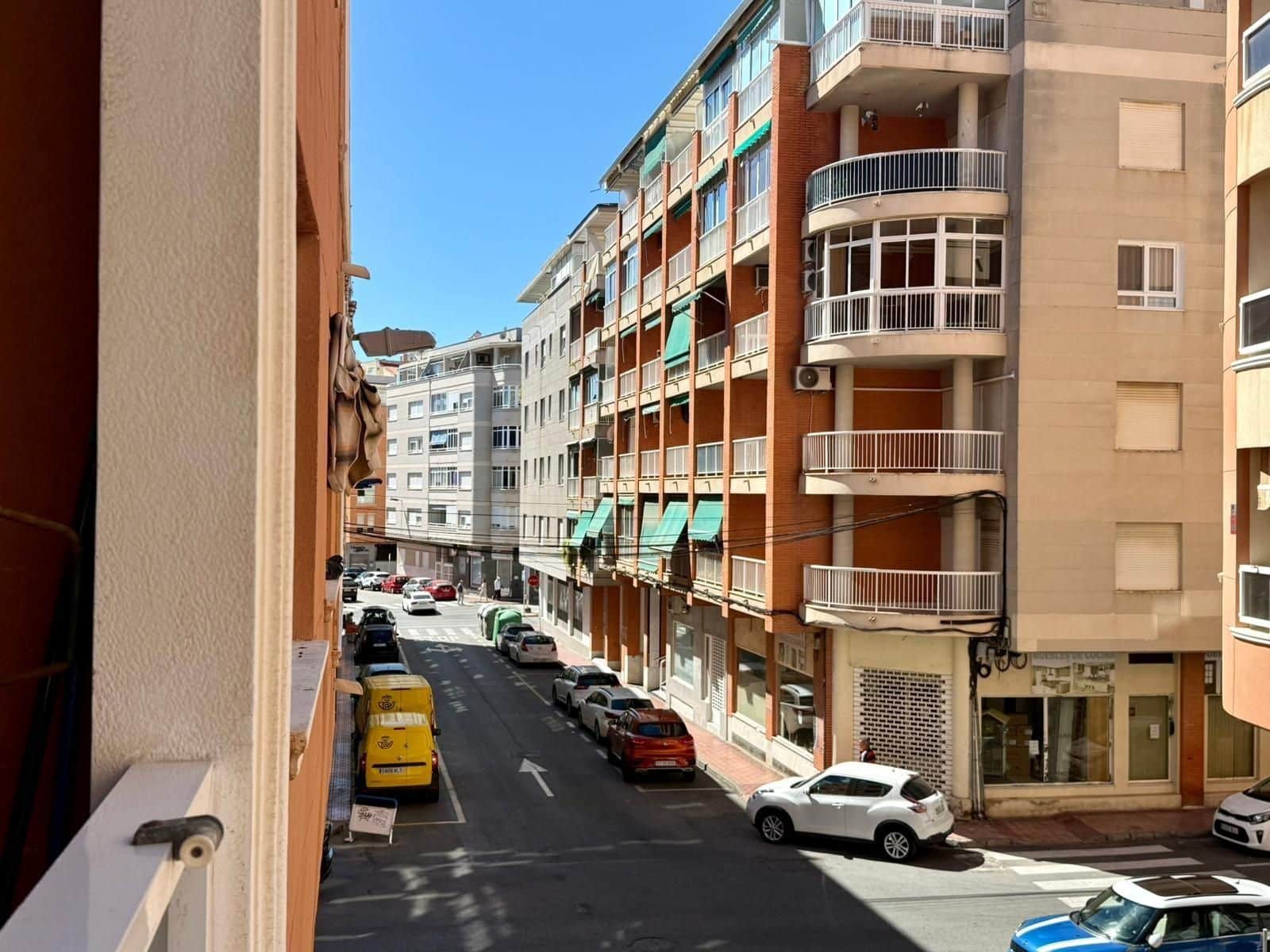 Apartamento de 2 habitaciones en Torrevieja en venta con piscina - 136.900 € (Ref: 10044932)