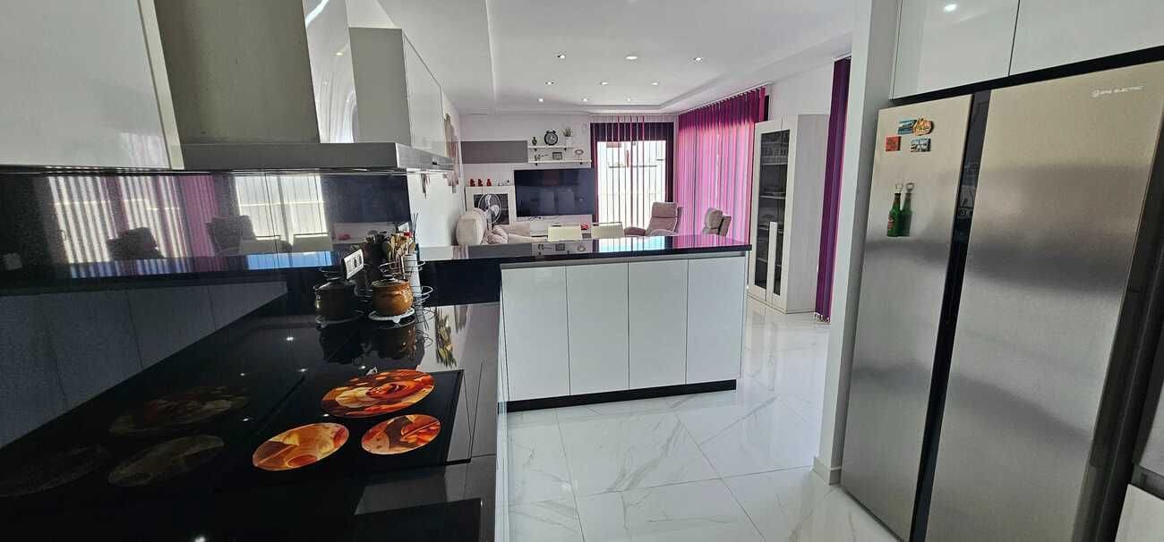 3 bedroom Villa for sale in Los Montesinos with pool - € 420,000 (Ref: 10047461)