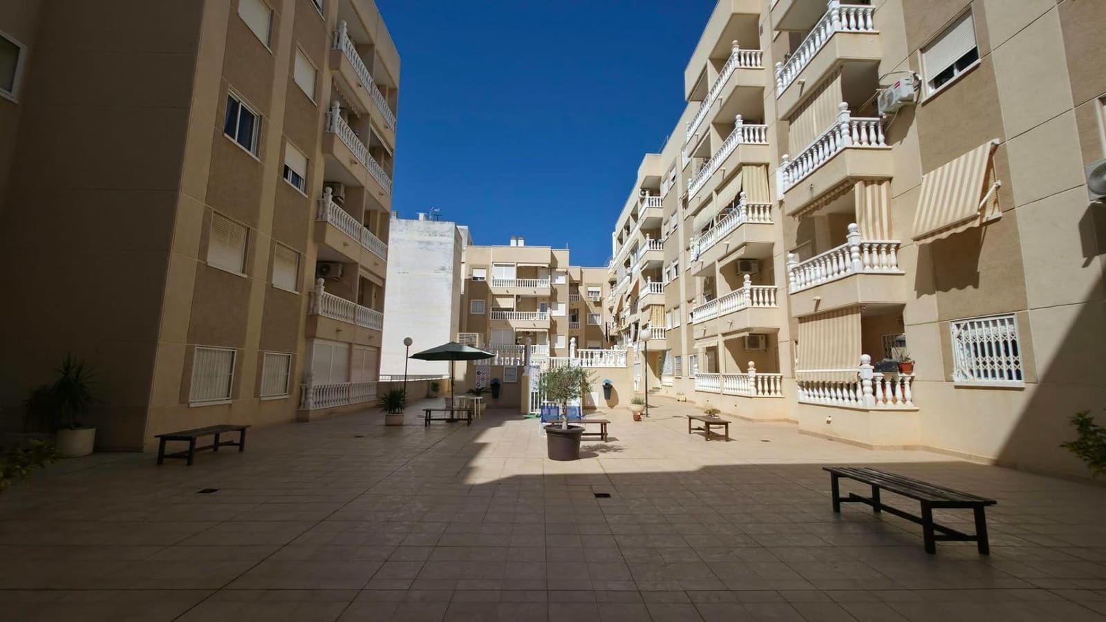 3 quarto Apartamento para venda em Torrevieja com piscina - 187 900 € (Ref: 10051863)