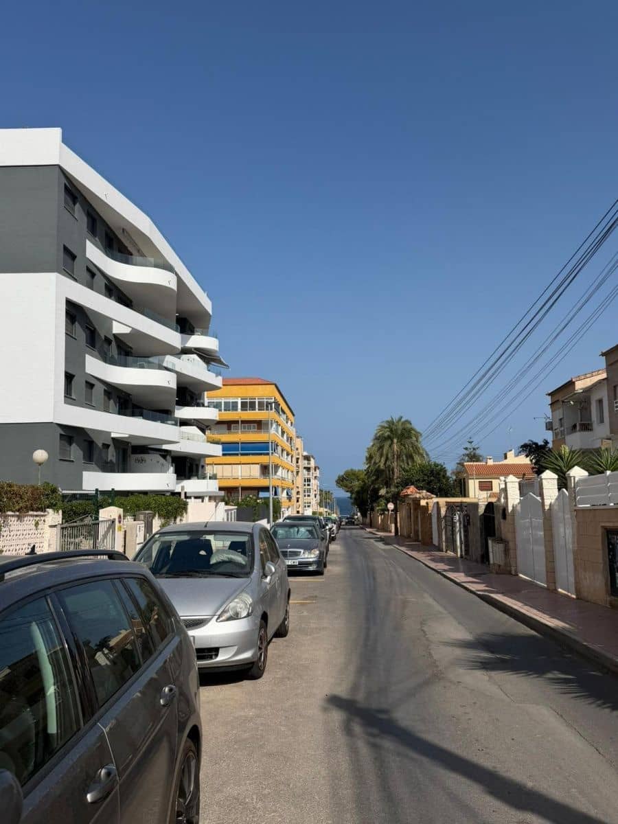 2 slaapkamer Appartement te koop in Punta Prima met zwembad - € 210.000 (Ref: 10051866)