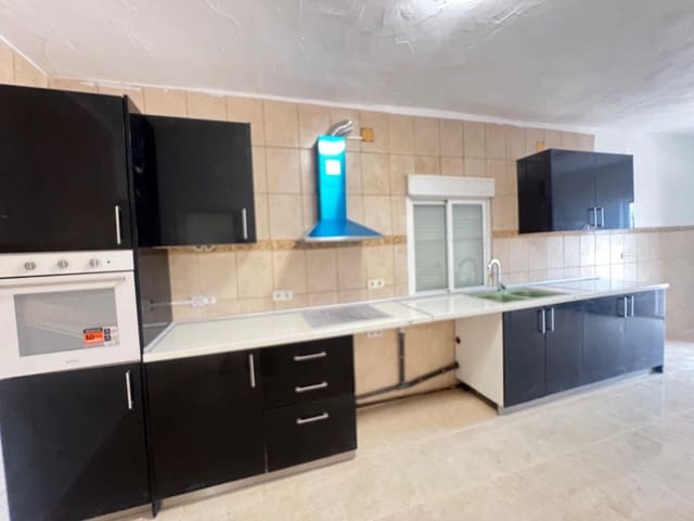 4 slaapkamer Villa te koop in L'Algueña / Alguenya - € 214.995 (Ref: 10064802)