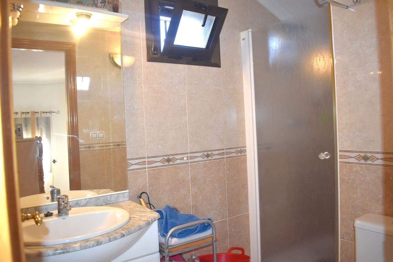 3 sovrum Villa till salu i Guardamar del Segura med pool - 378 000 € (Ref: 10089831)