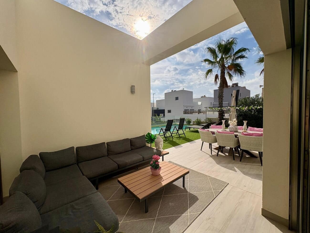 3 bedroom Villa for sale in Benijofar with pool - € 547,000 (Ref: 10109812)