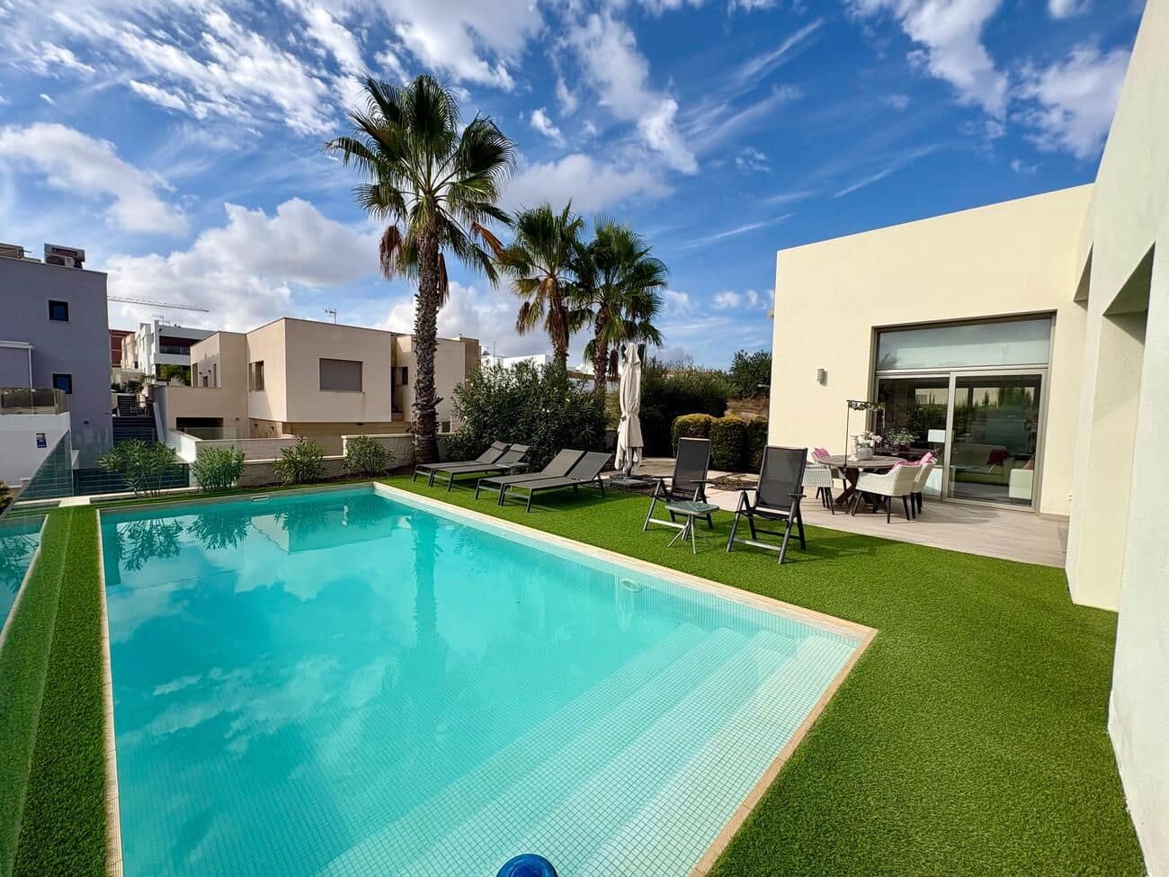3 bedroom Villa for sale in Benijofar with pool - € 547,000 (Ref: 10109812)