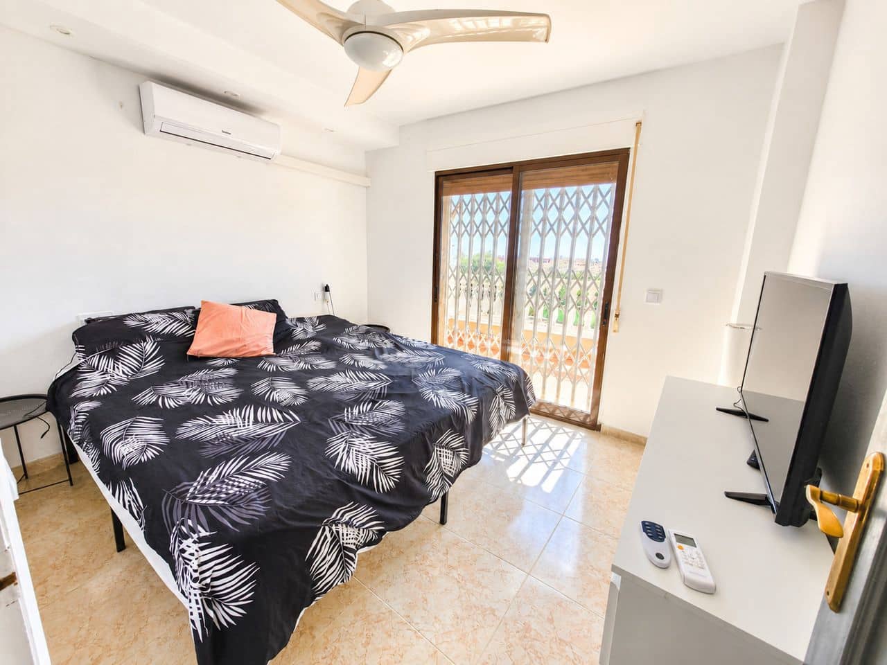 2 bedroom Villa for sale in Filipinas with pool garage - € 217,950 (Ref: 10129759)