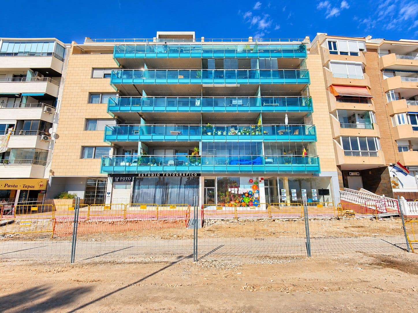 3 soveværelse Lejlighed til salg i Torrevieja med swimmingpool garage - € 459.000 (Ref: 10129761)
