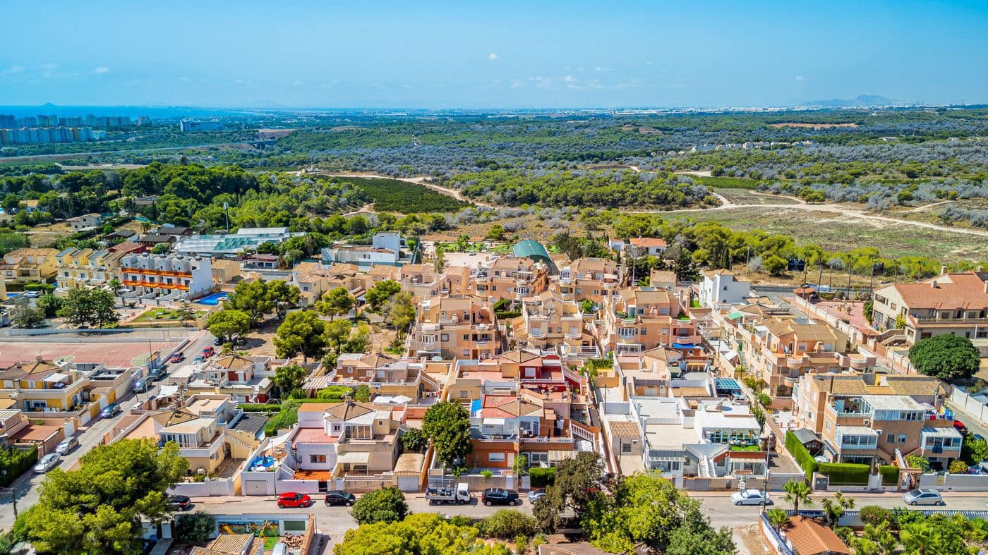 3 quarto Bungalow para venda em Orihuela Costa com piscina - 159 000 € (Ref: 10129805)
