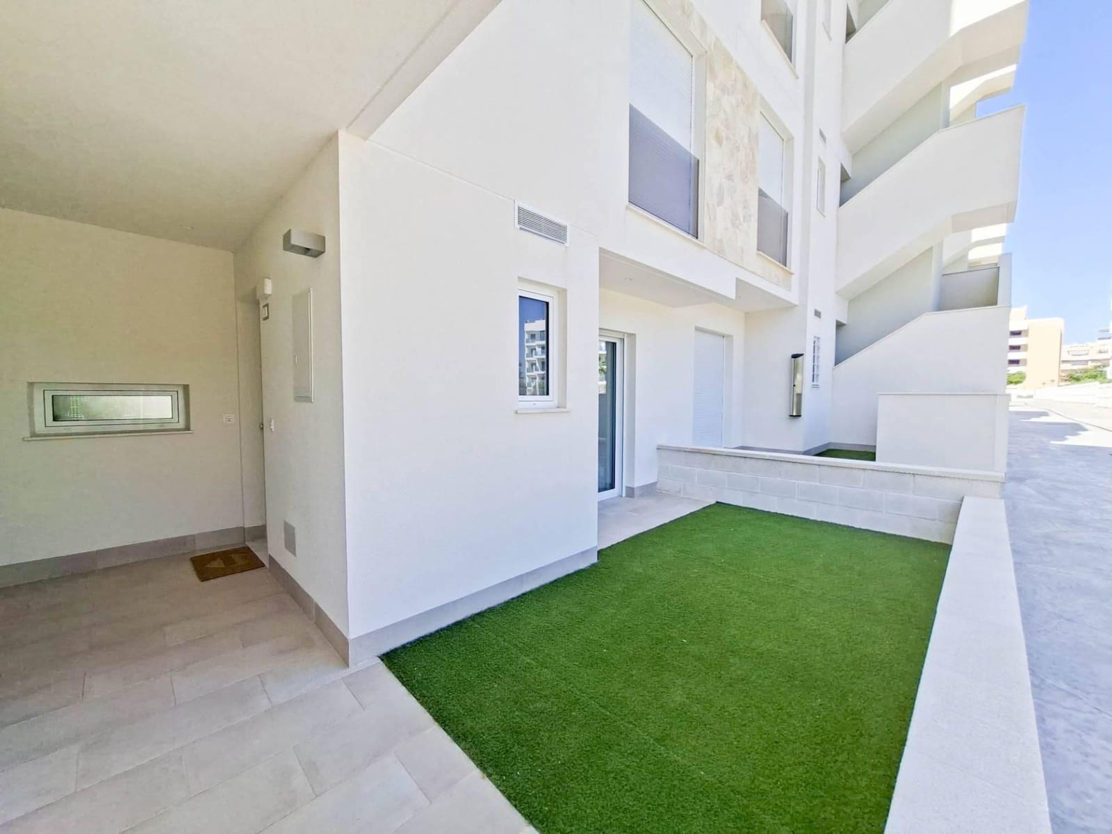 2 soverom Leilighet til salgs i Guardamar del Segura med svømmebasseng garasje - € 295 000 (Ref: 10129976)