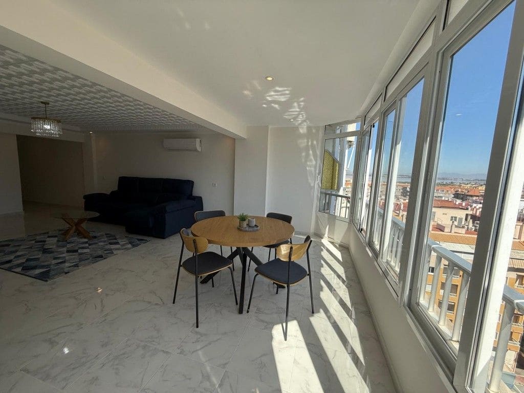 3 soverom Leilighet til salgs i Torrevieja med svømmebasseng - € 249 900 (Ref: 10129985)