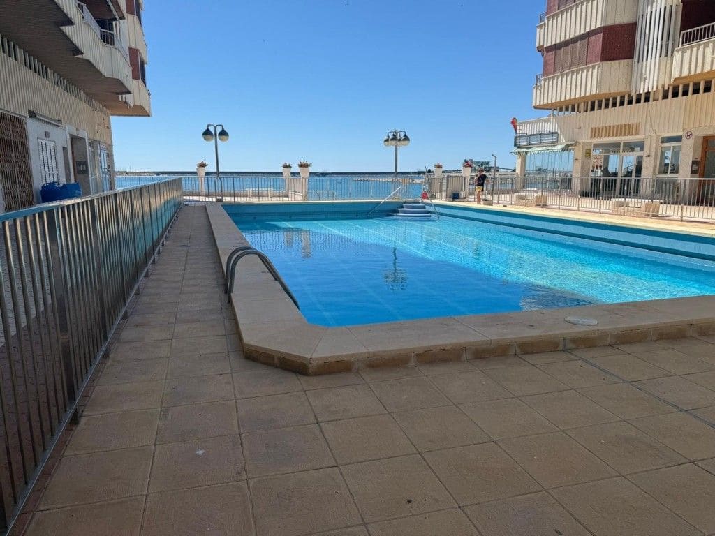 3 soverom Leilighet til salgs i Torrevieja med svømmebasseng - € 249 900 (Ref: 10129985)