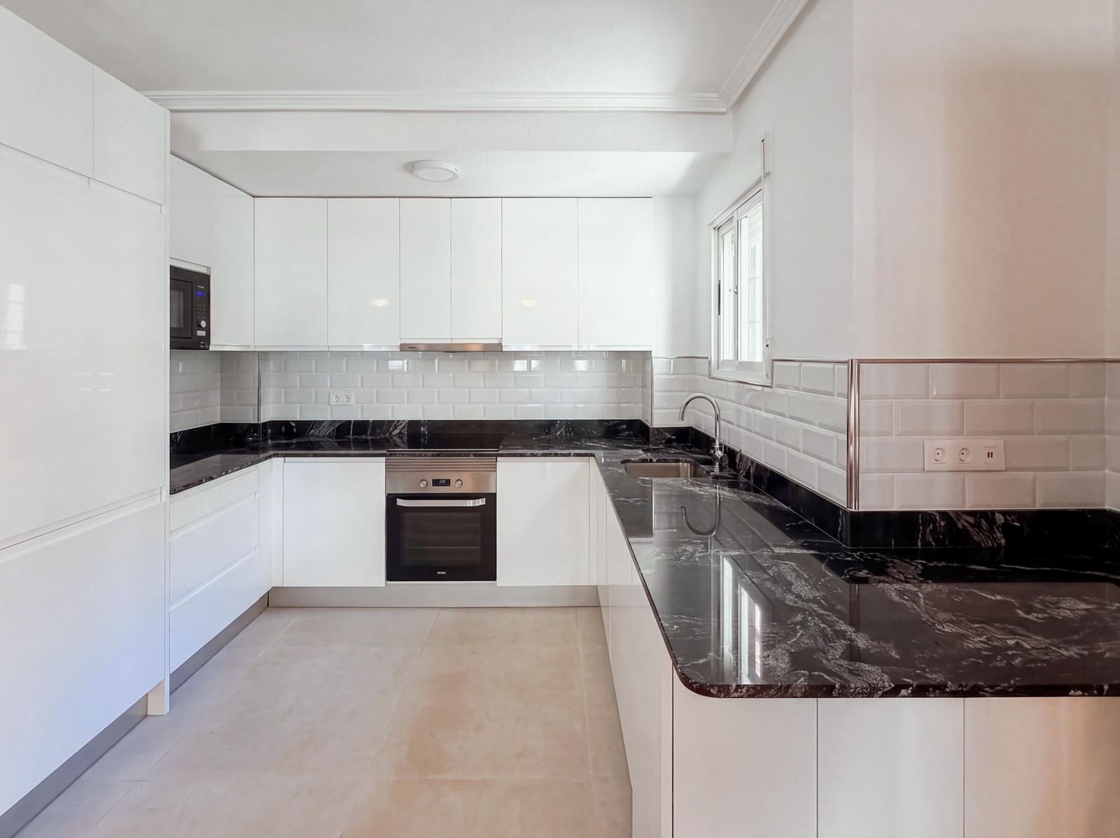 3 sovrum Semi-fristående Villa till salu i La Zenia med pool garage - 285 000 € (Ref: 10130012)