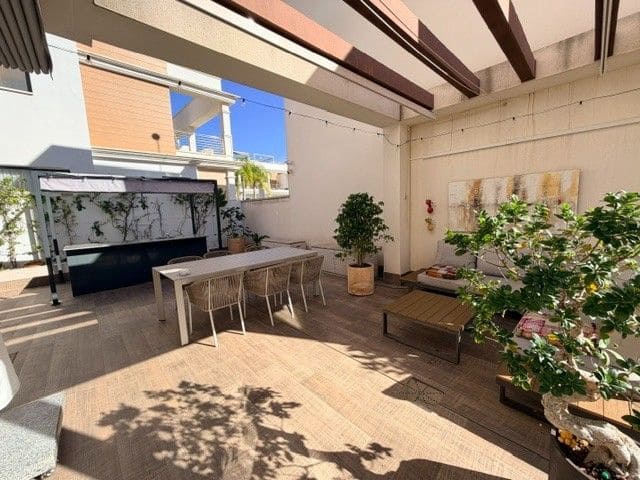 3 bedroom Villa for sale in Almoradi - € 499,900 (Ref: 10162311)