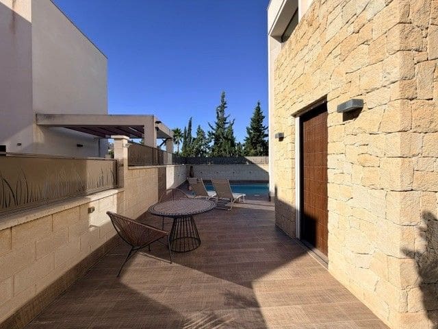 3 bedroom Villa for sale in Almoradi - € 499,900 (Ref: 10162311)