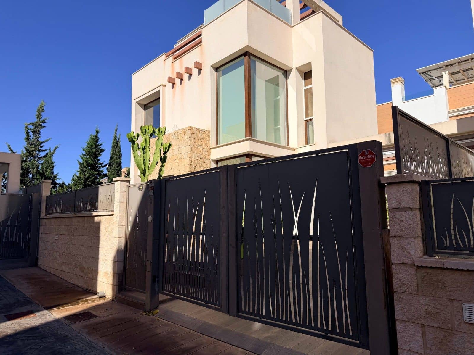 3 bedroom Villa for sale in Almoradi - € 499,900 (Ref: 10162311)