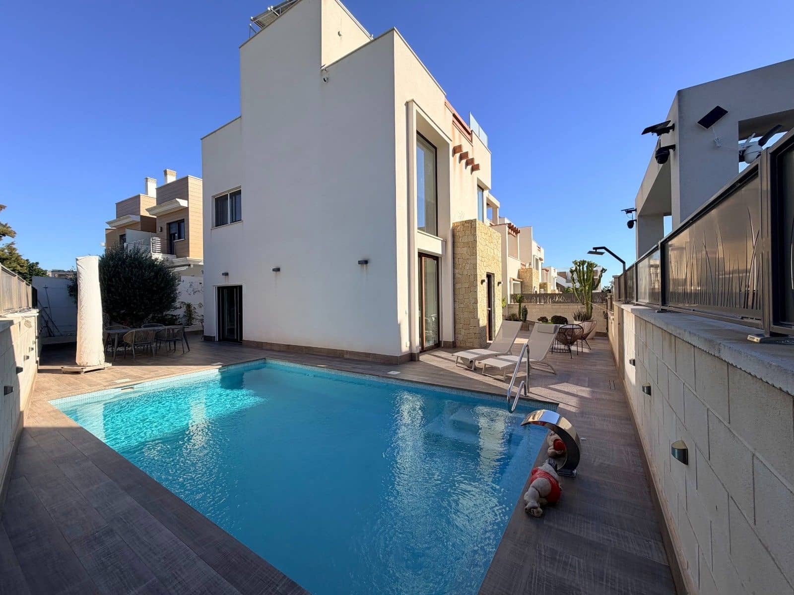 3 bedroom Villa for sale in Almoradi - € 499,900 (Ref: 10162311)
