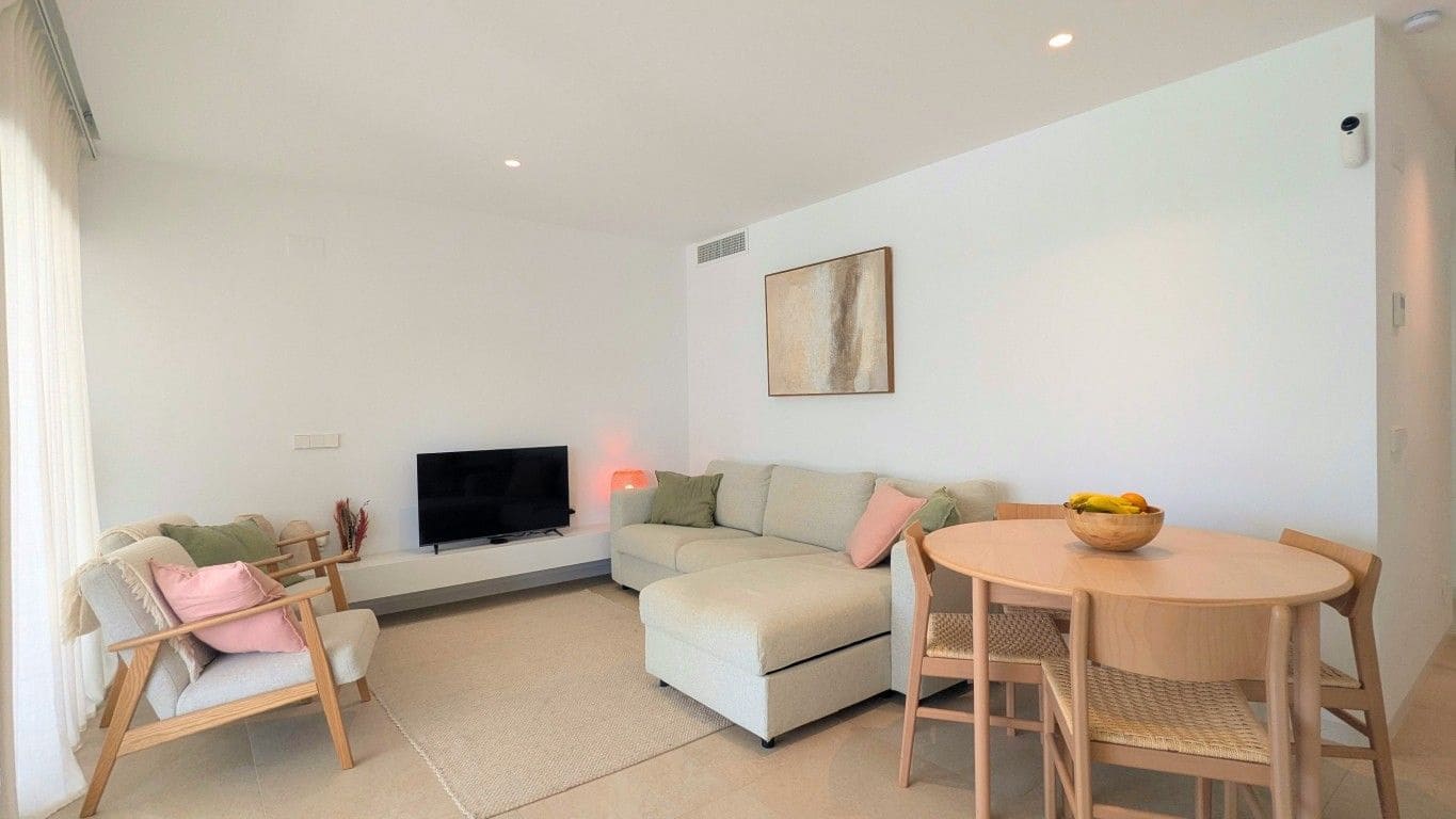 2 soverom Leilighet til salgs i Los Balcones med svømmebasseng garasje - € 329 000 (Ref: 10174085)