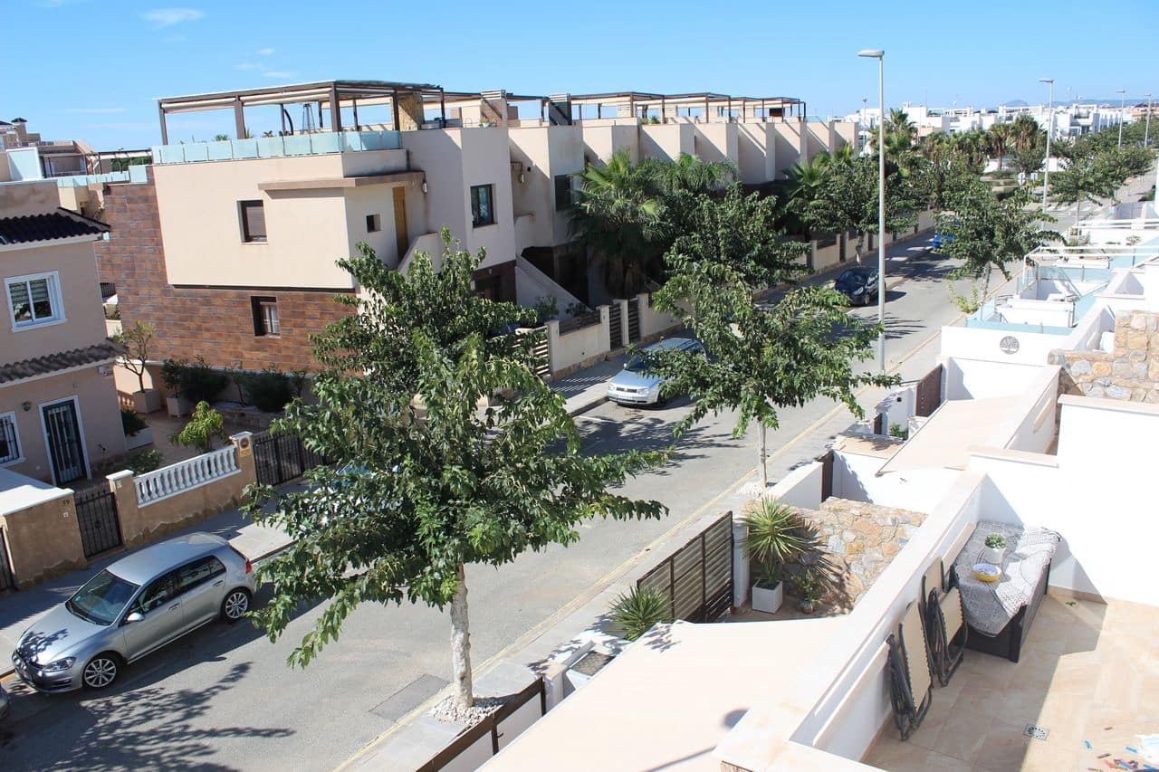 Casa de 3 habitaciones en Torre de la Horadada en venta con piscina - 429.995 € (Ref: 10174097)