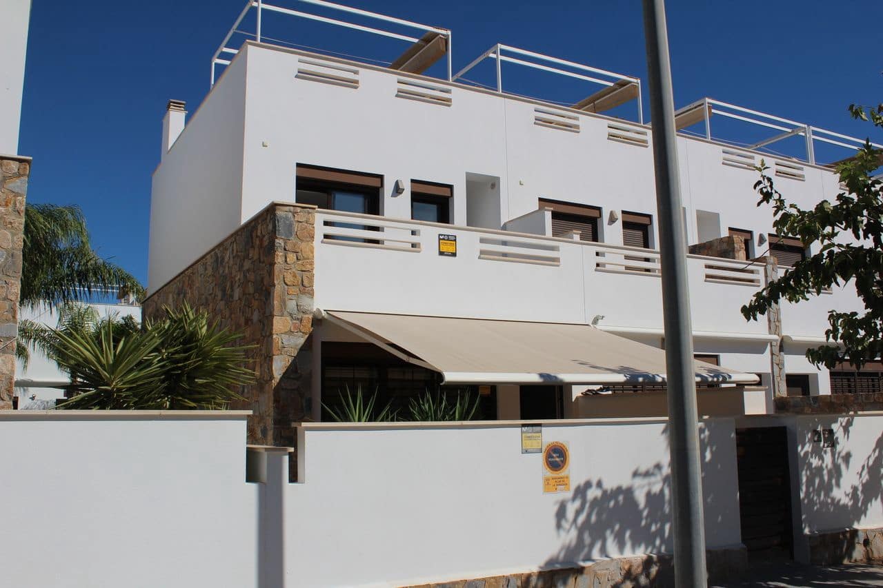 Casa de 3 habitaciones en Torre de la Horadada en venta con piscina - 429.995 € (Ref: 10174097)