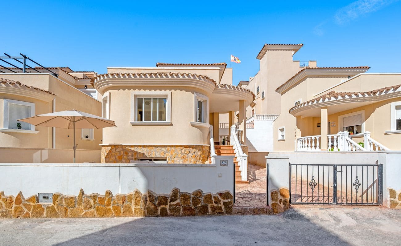 3 bedroom Terraced Villa for sale in San Miguel de Salinas with pool garage - € 264,500 (Ref: 10174102)