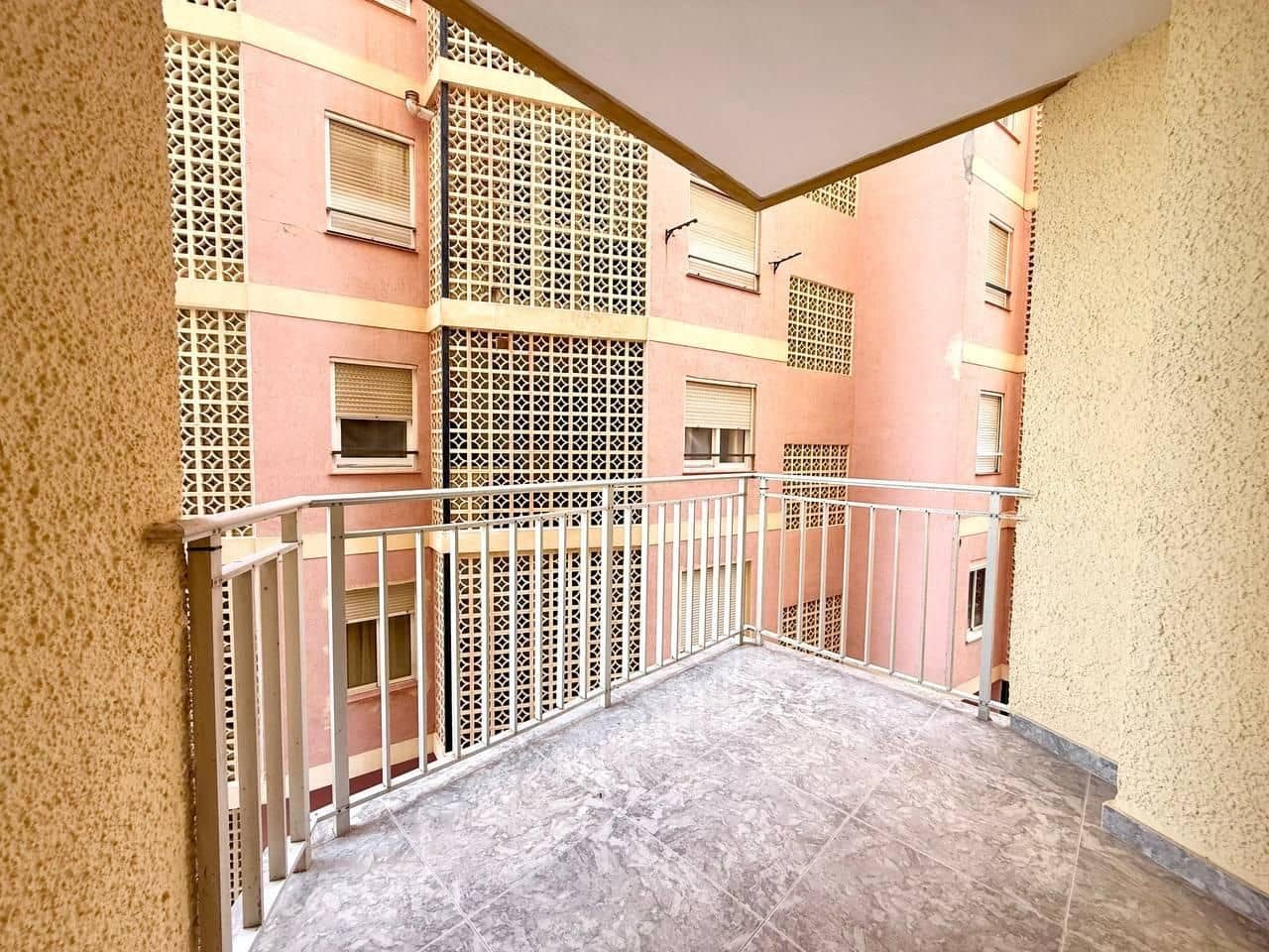 2 sovrum Lägenhet till salu i Torrevieja - 249 000 € (Ref: 10180750)