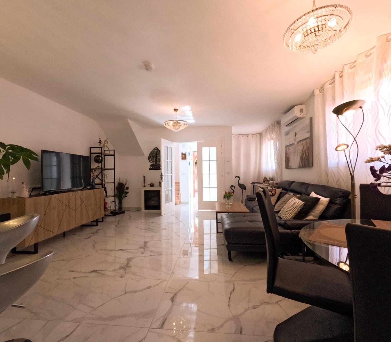 4 soveværelse Rækkehus til salg i Torrevieja med garage - € 249.900 (Ref: 9537407)