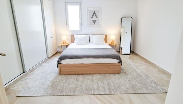 2 makuuhuone Kattohuoneisto myytävänä paikassa Centro, Torrevieja mukana 
autotalli - 220 000 € (Ref: 9537413)