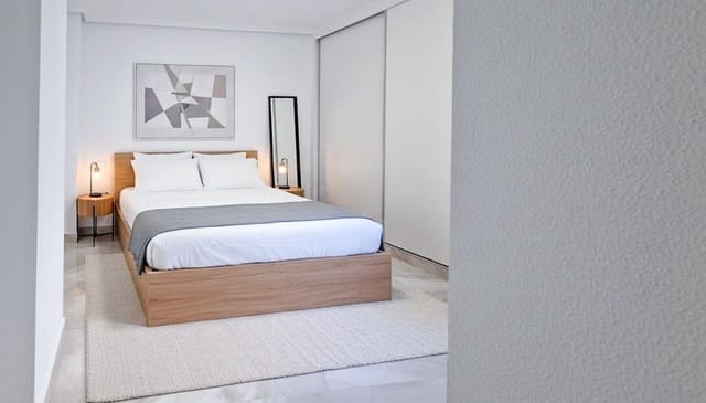 2 makuuhuone Kattohuoneisto myytävänä paikassa Centro, Torrevieja mukana 
autotalli - 220 000 € (Ref: 9537413)