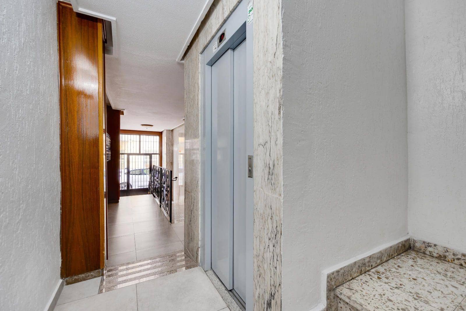 2 chambre Appartement à vendre à Torrevieja - 179 500 € (Ref: 9537414)