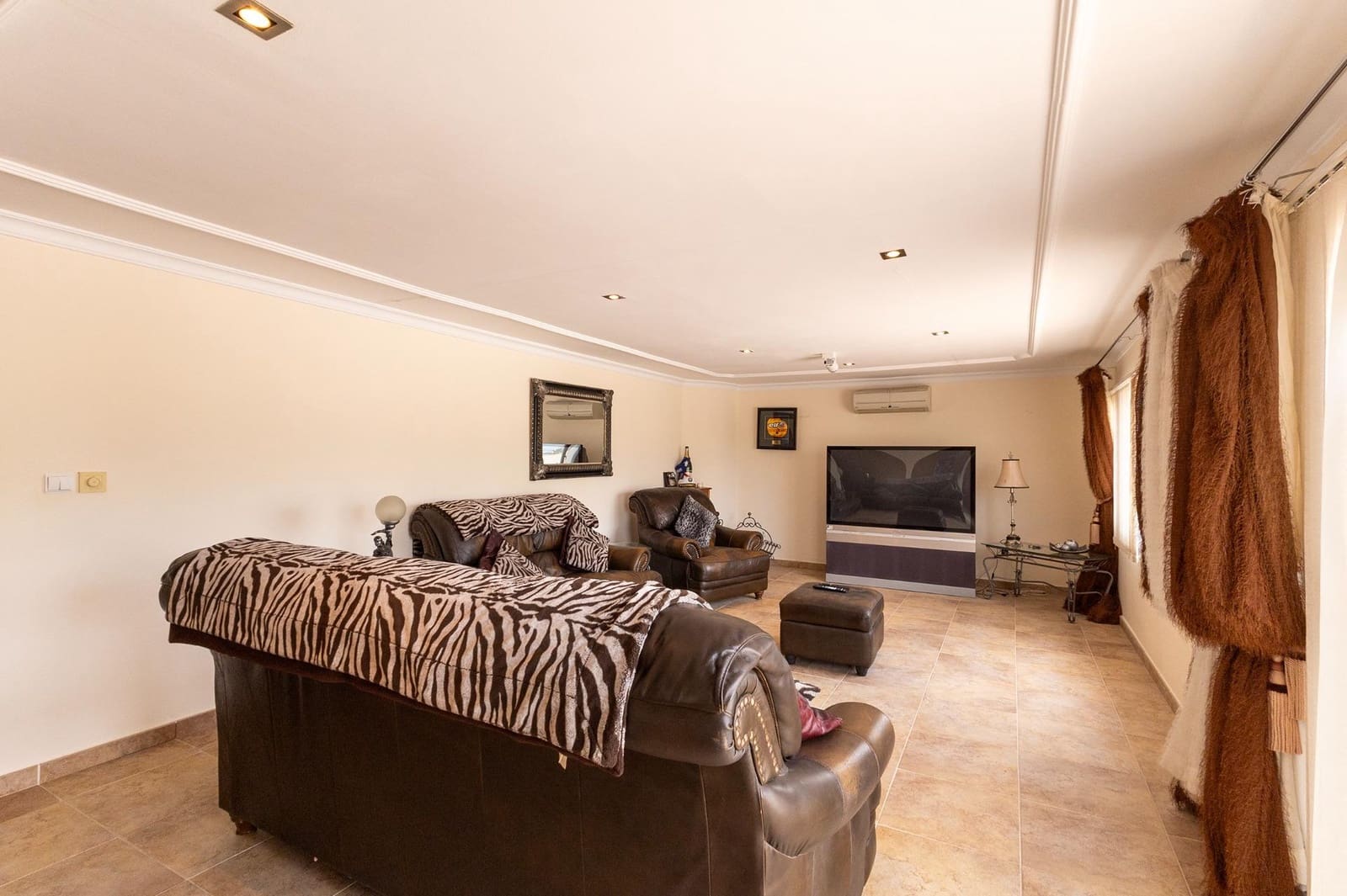 12 sypialnia Willa na sprzedaż w Crevillente / Crevillent z basenem - 575 000 € (Ref: 9537417)