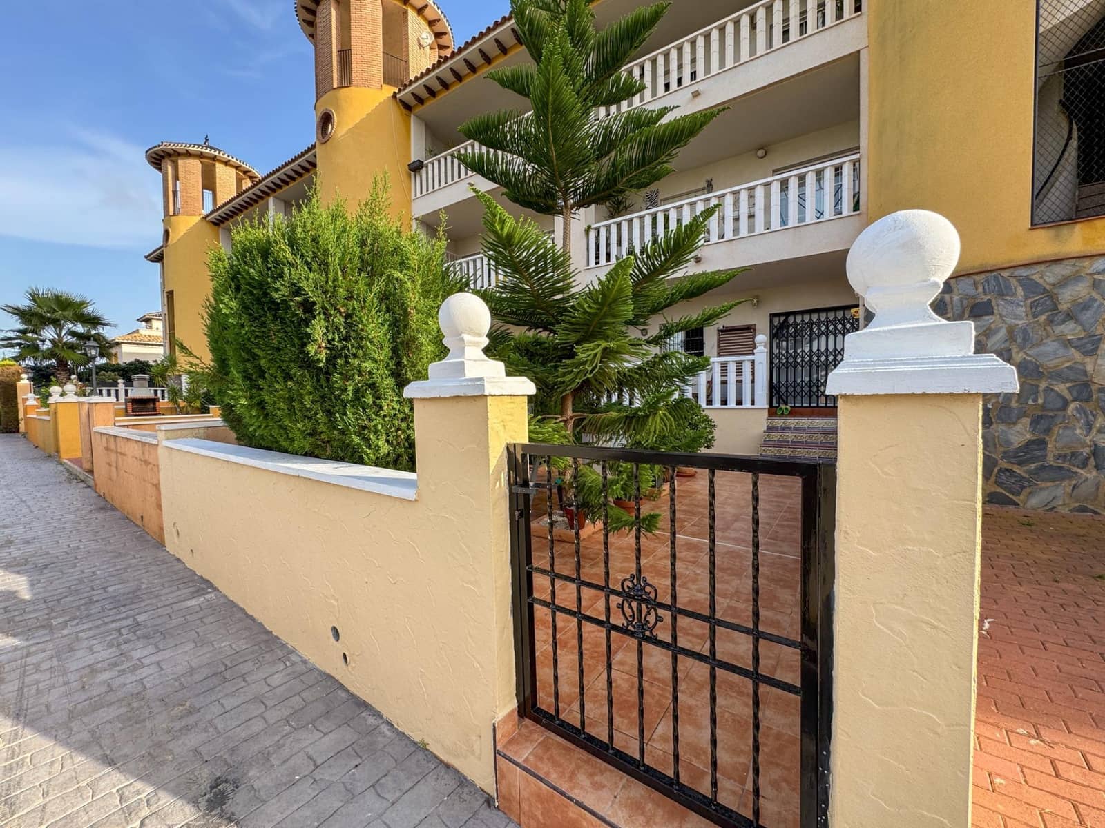 2 bedroom Apartment for sale in Orihuela Costa with pool - € 159,000 (Ref: 9537421)