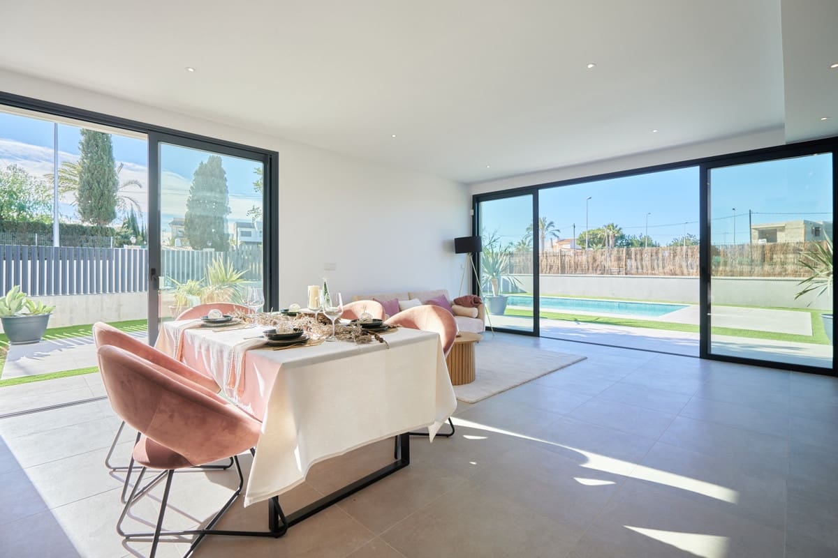 3 sovrum Villa till salu i San Miguel de Salinas med pool garage - 625 000 € (Ref: 9541322)