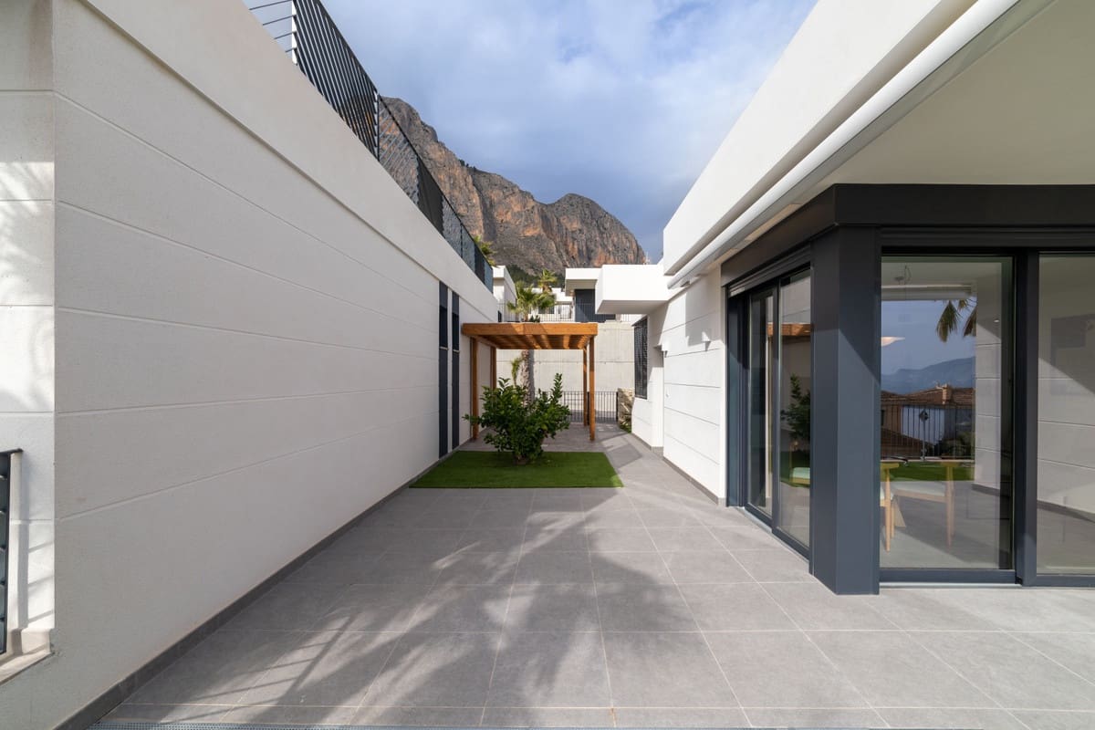 Chalet de 3 habitaciones en Polop en venta con piscina garaje - 470.000 € (Ref: 9541360)