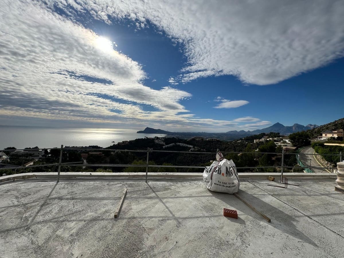 5 makuuhuone Huvila myytävänä paikassa Altea mukana uima-altaan 
autotalli - 5 900 000 € (Ref: 9541364)