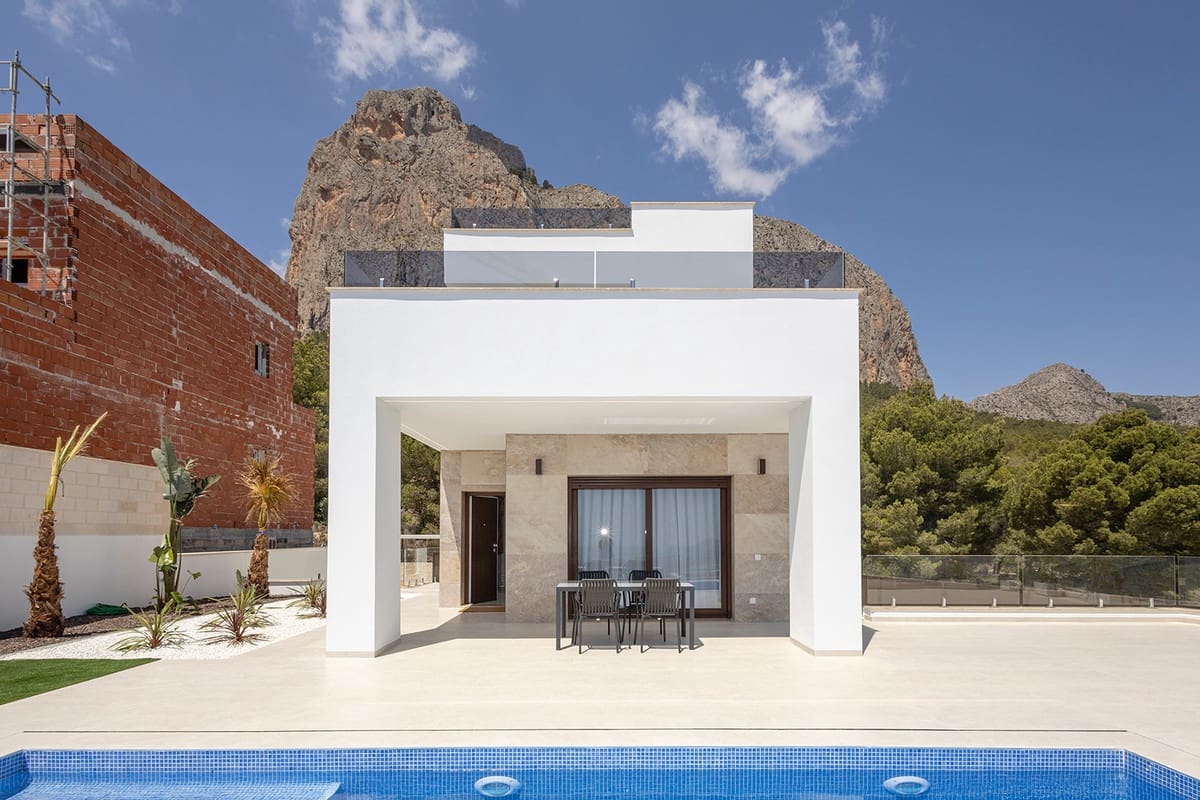 Chalet de 3 habitaciones en Polop en venta con piscina garaje - 598.000 € (Ref: 9541374)