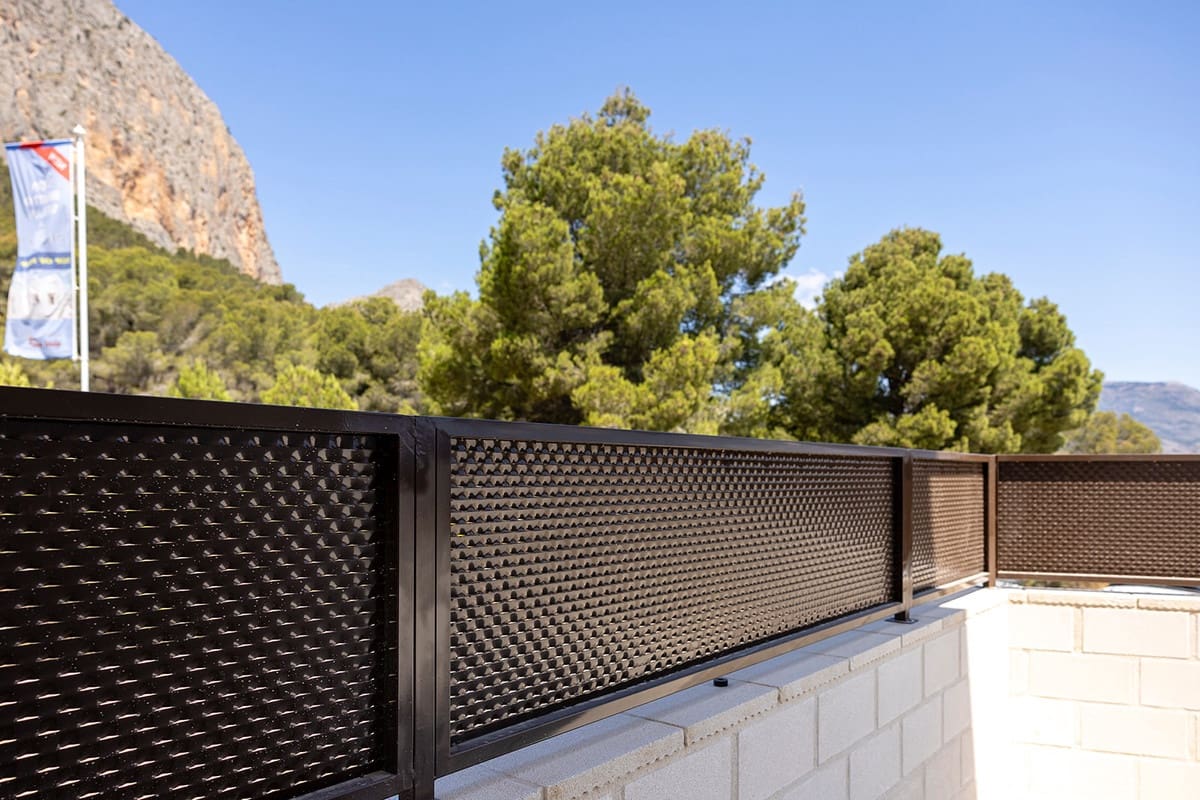 Chalet de 3 habitaciones en Polop en venta con piscina garaje - 598.000 € (Ref: 9541374)