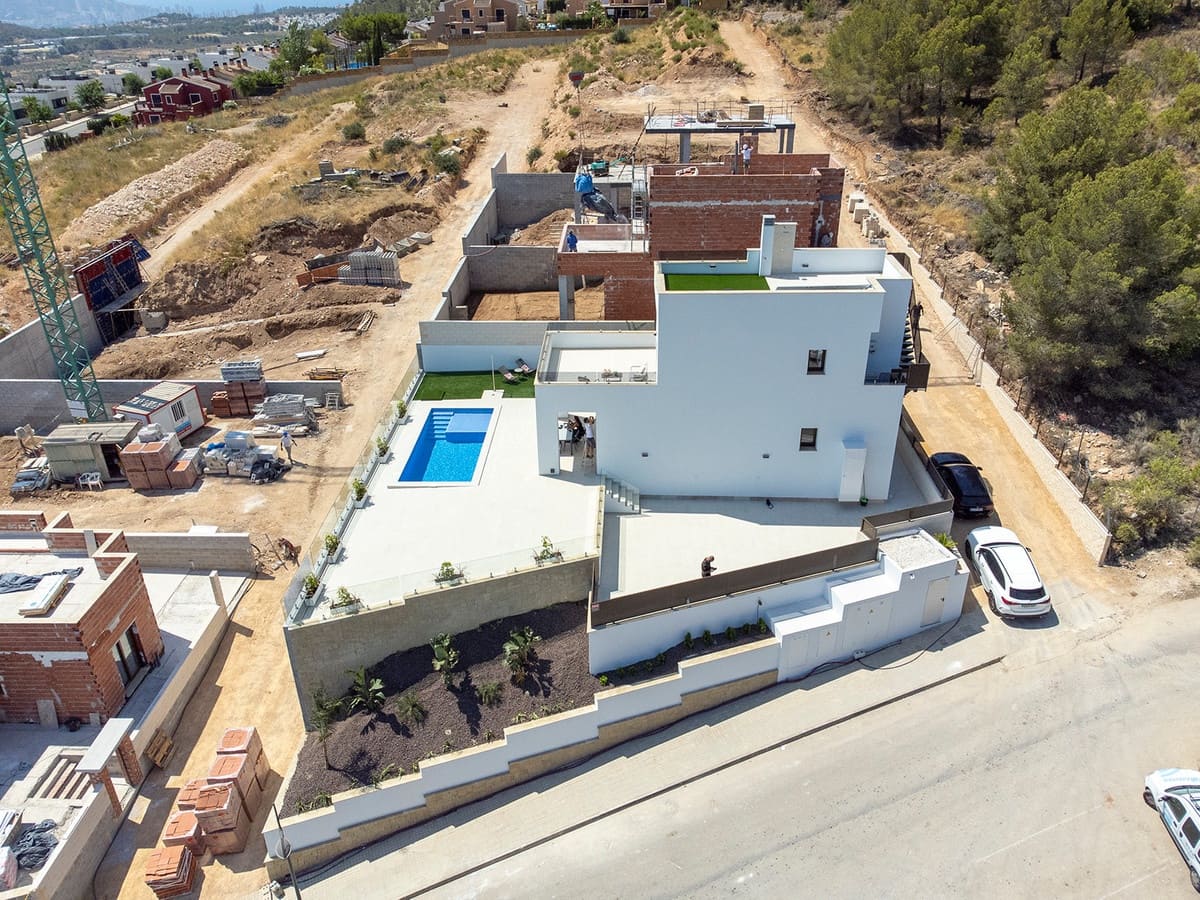 Chalet de 3 habitaciones en Polop en venta con piscina garaje - 598.000 € (Ref: 9541374)