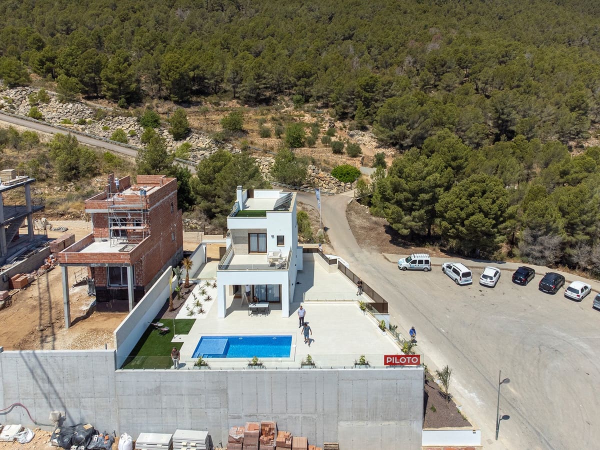 Chalet de 3 habitaciones en Polop en venta con piscina garaje - 598.000 € (Ref: 9541374)