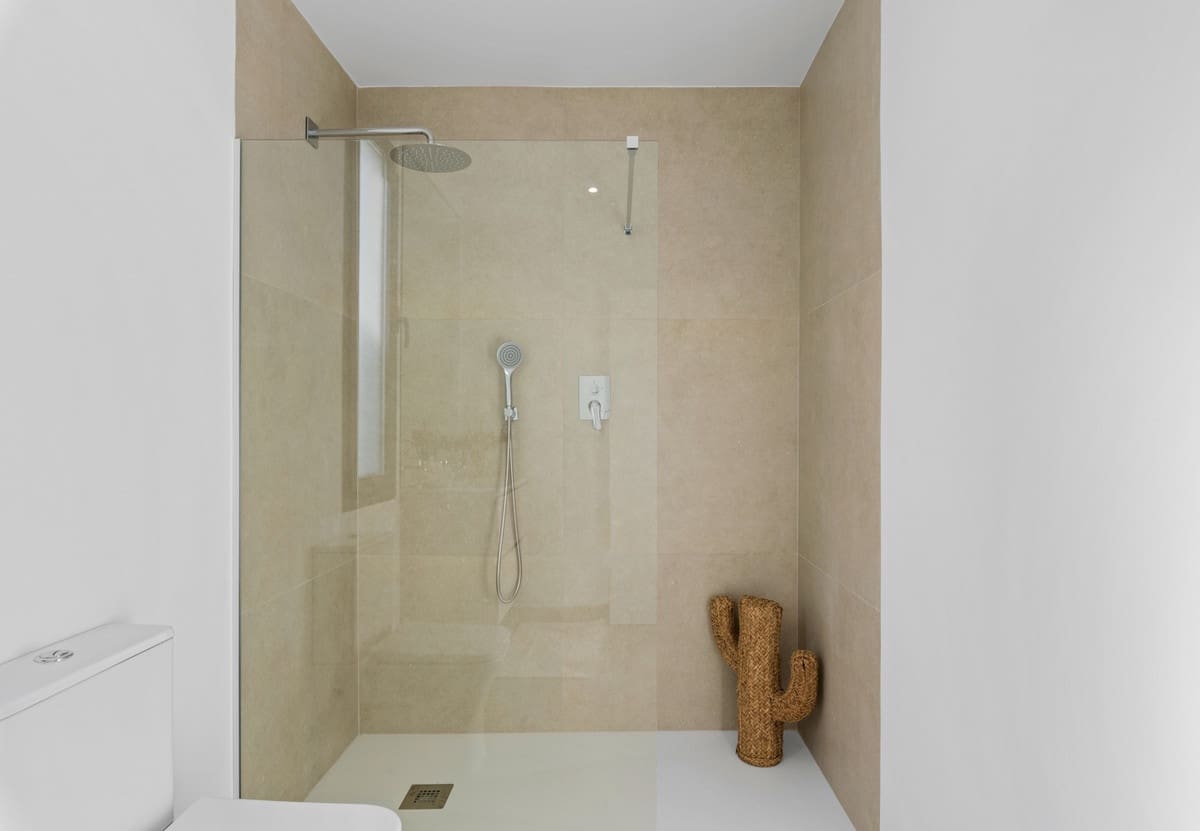 3 makuuhuone Huvila myytävänä paikassa Mar de Cristal mukana uima-altaan 
autotalli - 549 000 € (Ref: 9541415)