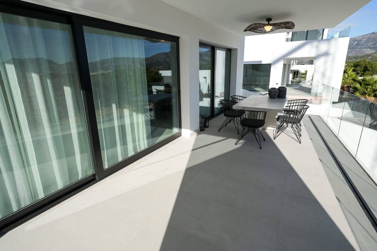 Chalet de 3 habitaciones en Polop en venta con piscina garaje - 860.000 € (Ref: 9541425)