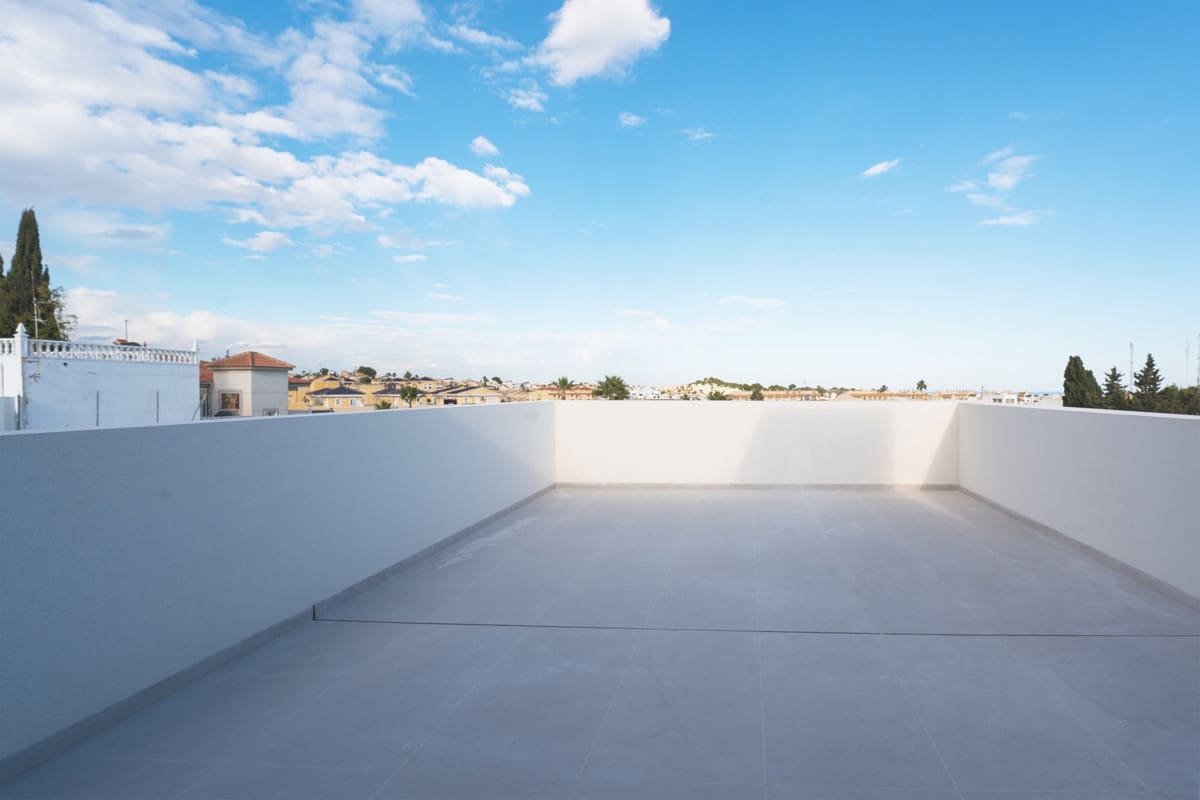 4 bedroom Villa for sale in Algorfa with pool - € 995,000 (Ref: 9541433)