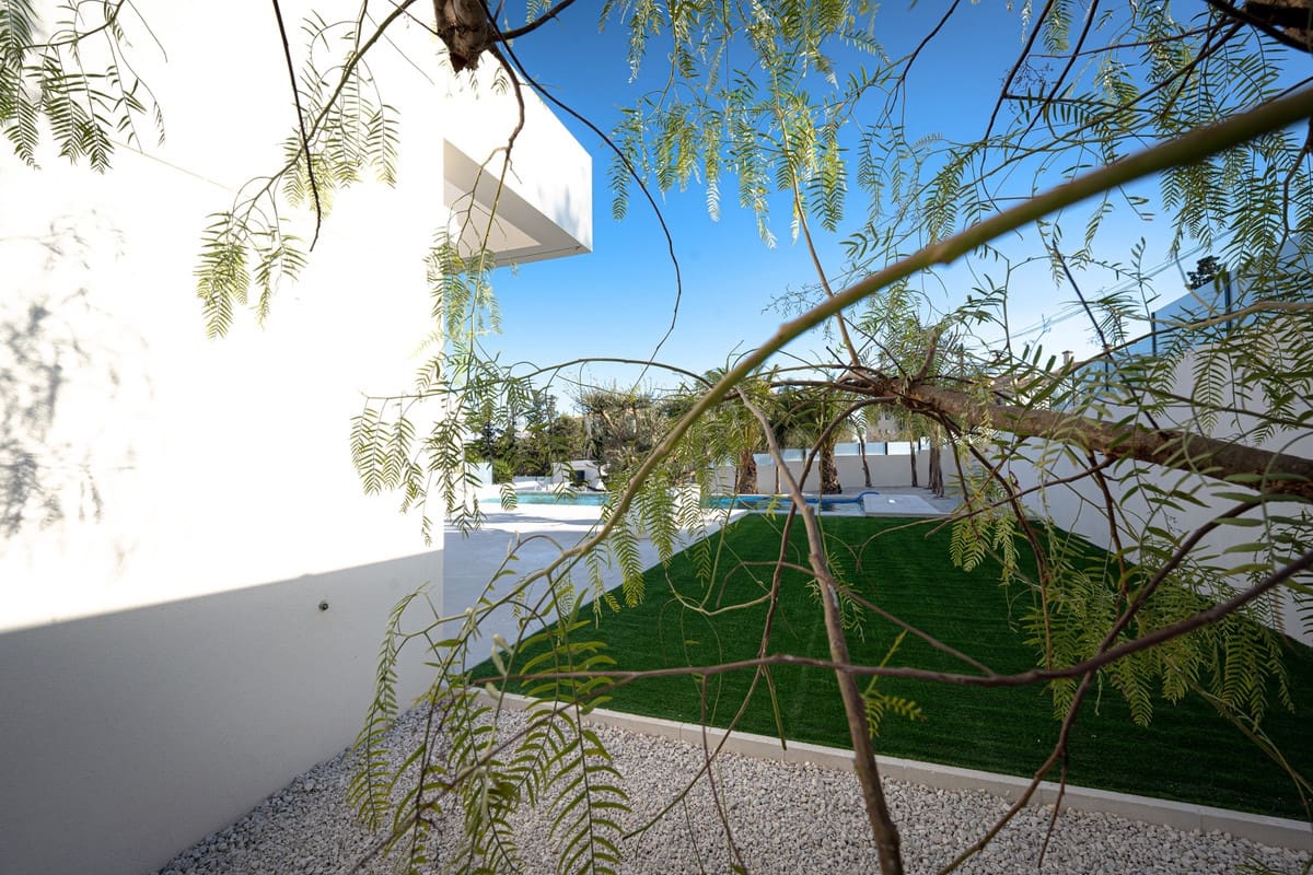 4 bedroom Villa for sale in Algorfa with pool - € 995,000 (Ref: 9541433)