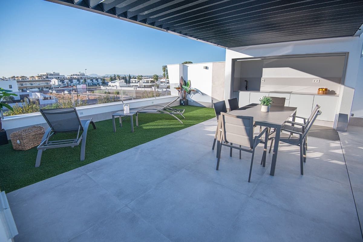 3 sovrum Radhus till salu i Los Alcazares med pool garage - 595 000 € (Ref: 9541442)