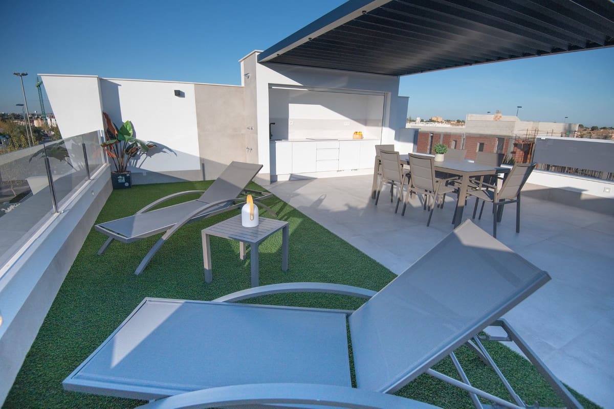 3 sovrum Radhus till salu i Los Alcazares med pool garage - 595 000 € (Ref: 9541442)